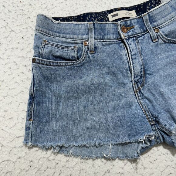 Levi's 525 Straight Women’s 26 Perfect Waist Cut Off Denim 2” Inseam Jean Shorts - Picture 2 of 12